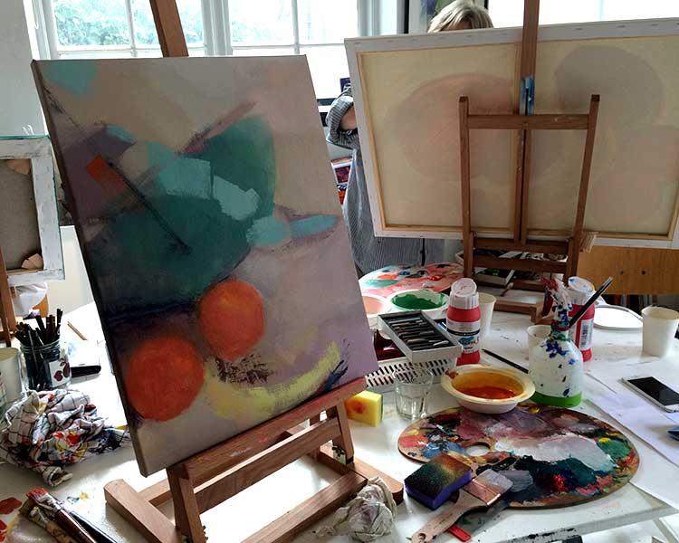Malekursus over en weekend i akrylmaleri og farvelære. Underviser er billedkunstner Peter Simonsen
